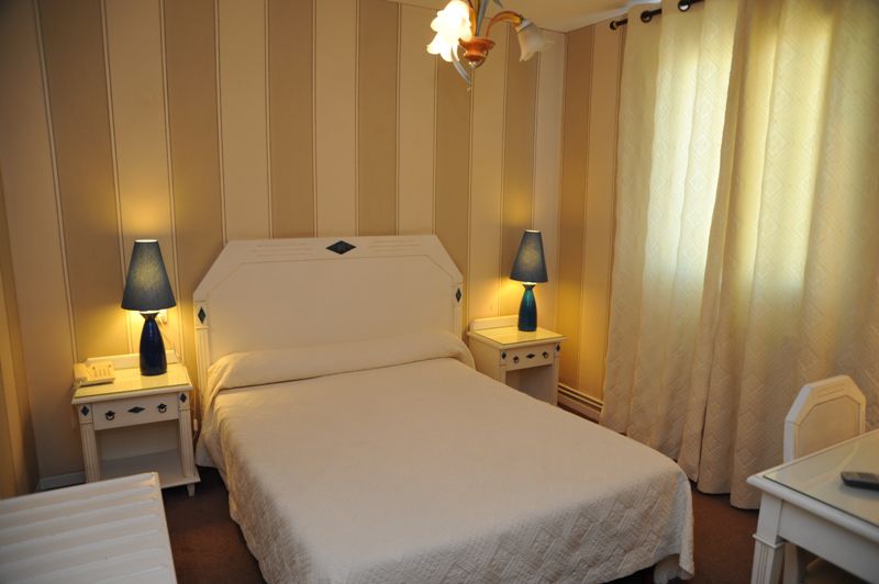 Hotel L'Aragon Carcassonne Oda fotoğraf